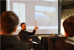 Çocuklara OSM’de müziğin dünyasına yolculuk yaptı