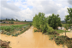 Büyükşehir ekipleri yağış nedeniyle oluşan olumsuzluklara anında müdahale ediyor 