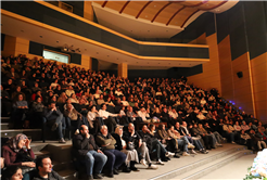Usta oyuncular sahnedeydi: Çehov Kabare’ye yoğun ilgi