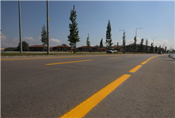 Büyükşehir, yol çizgilerini yenileyerek güvenli ulaşımı güçlendiriyor