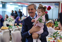 “Merhametin ve fedakârlığın adı annelerimize bir ömür adasak az gelir”