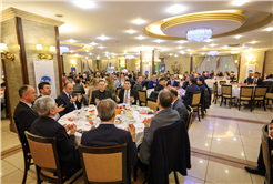 “Vefası ve fedakarlığıyla sağlık camiası her övgüyü fazlasıyla hak ediyor”