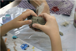 SAMEK atölyelerinde minikler seramikle, gençler tezhiple tanıştı