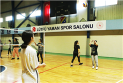Sakarya’da çocuklar yaz tatilini sporla iç içe geçirecek: Futboldan yüzmeye, tenisten, basketbola…