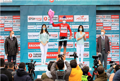 Büyükşehirli bisikletçi Vitaly Buts ‘Dağların Kralı’ ödülünü aldı