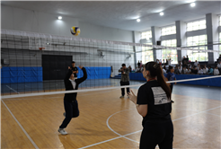 Büyükşehir, geleceğin voleybolcularını yetenek taramalarıyla keşfediyor