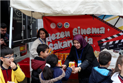 Gezen Sinema Tırı çocukları beyaz perdeyle buluşturuyor