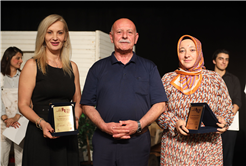 Genç Sahne’den alkış alan final: 6 aylık emek “Kapılar” ile sahneye taşındı