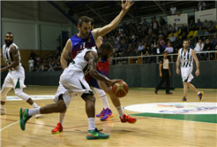 Büyükşehir Basket Lidere Geçit Vermedi