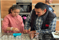 Engelsiz hobi atölyelerinde özel öğrenciler arkadaşlıklarını pekiştiriyor