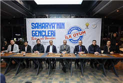 “Gençlerin yarınları için şehrimizde büyük yatırımları hayata geçiriyoruz”