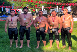 Güreşte ve bisiklette Büyükşehirli sporcular madalyaları topladı