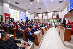 “Aynı anda her alanda yatırım ve hizmeti şehrimizle buluşturuyoruz”