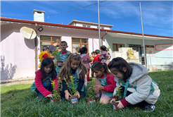Toprağa dokunan minik eller Sakarya’da umudu ekti