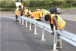 Sakarya’da yollar daha güvenli: 75 kilometre otokorkuluk, “Motorcu Dostu Bariyer”