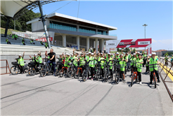 Dünya Bisiklet Günü’nde pedallar Filistinli çocuklar döndü