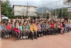 Büyükşehir şehrin her köşesinde çocuklara ‘Bir Hikâye Bin Neşe’ götürüyor