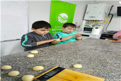 SAMEK’te minik eller mutfağa, gençler seramiğe dokundu