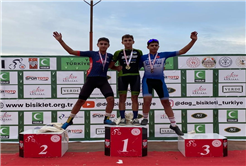 Büyükşehir’in genç pedalları 42 madalyayla sezonu taçlandırdı