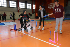 Özel çocukların özel günü doyasıya eğlenceyle geçti
