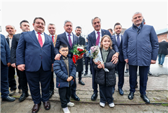 Yusuf Alemdar çocukların karne sevincini paylaştı: “Geleceğe doğru attığınız her adımda yanınızda biz olacağız”