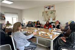 Büyükşehir’in “Kadın Kadına” projesi 16 ilçede sahada