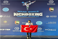 Büyükşehir’in kick boks sporcusu Ayşe Kaplan Dünya 3’üncüsü oldu