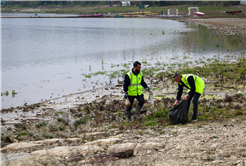 Sapanca Gölü’nün her bir karışı Büyükşehir’in takibinde: Tonlarca atık topladılar…