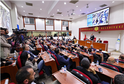 “Aynı anda her alanda yatırım ve hizmeti şehrimizle buluşturuyoruz”