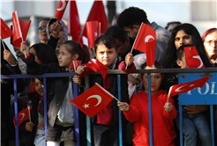 Yusuf Alemdar bulvara sığmayan bayram coşkusuna ortak oldu: “İlelebet nice yüzyıllara…”