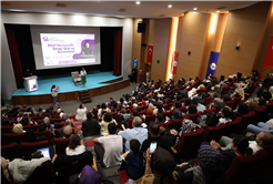 “Çocuklarınıza pahalı hediyeler değil, sevgi dolu anlar verin”