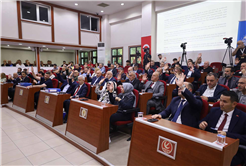 Büyükşehir Meclisi’nde tarihi karar: 153 kırmızı dolmuş taksiye dönüşüyor