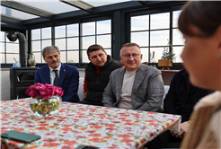 Yusuf Alemdar esnafın sosyal medyadan yaptığı daveti geri çevirmedi: “Daha güçlü bir ulaşım için durmak yok, çalışmaya devam”