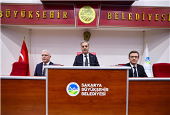 “Aynı anda her alanda yatırım ve hizmeti şehrimizle buluşturuyoruz”