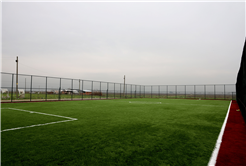 Geyve Bayat ve Eşme’de spor sahaları hizmete gün sayıyor