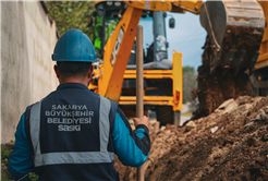 “Kuyumculu Mahallesi’nin kanalizasyon altyapısını güçlü bir sistemle yeniliyoruz”