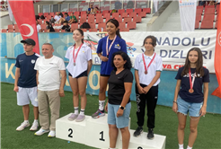 Büyükşehir sporcuları başarılarına yenilerini ekledi