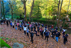 Kuzeyin tabiat harikaları arasında unutulmaz bir sonbahar yürüyüşü