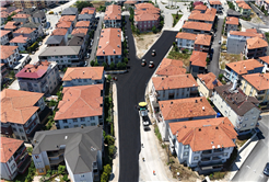 Büyükşehir Karasu’da sahil trafiğini rahatlatacak caddede asfalt çalışmalarına başladı