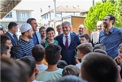 “Gençlerimiz için çok güzel yatırımların hayata geçtiği bir dönem yaşıyoruz”