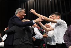 “Bugün sevgi ve dayanışmayı hatırlama, engelleri birlikte aşma günüdür”