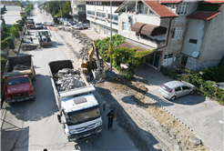 Altyapısı yenilenen Arifiye Zübeyde Hanım Caddesi’nde üstyapı çalışmaları başladı