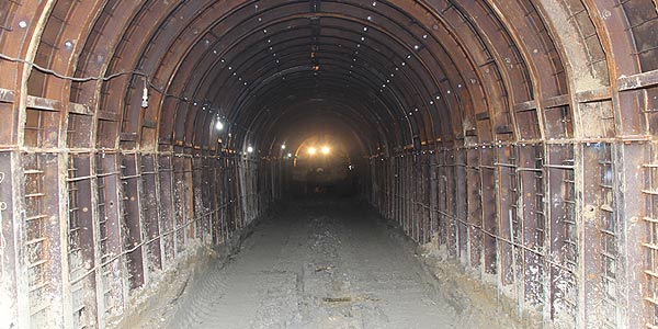 Çelik İsalede Tünel Açılıyor
