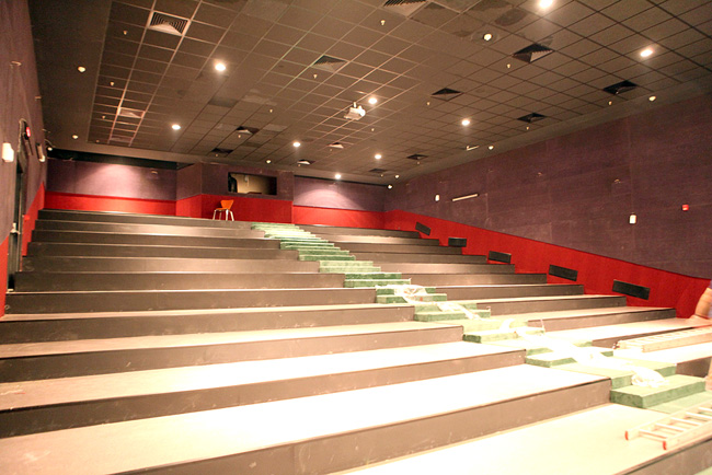 Sinema Salonları Yenileniyor