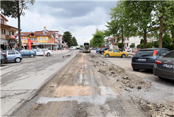 Büyükşehir Şehit Mehmet Karabaşoğlu Caddesi’nde üstyapı çalışmalarına başladı