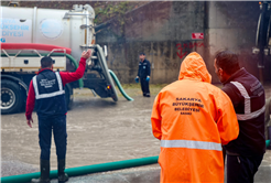 Büyükşehir sağanak için ‘Acil’ koduyla toplandı: 225 araç, 560 personel sahada