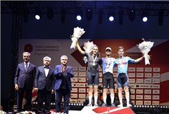 Şampiyon pedallar MTB Dünya Kupası’nda nefes kesti