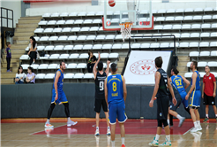 Büyükşehir basketboldan sezon öncesi rakiplerine gözdağı: 74-61