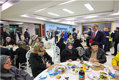 “Başımızın tacı büyüklerimizi asla yalnız bırakmayacağız”