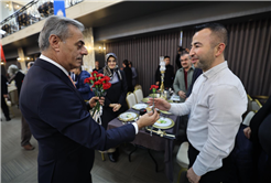 “Şehrimizde eğitime katkı sunacak projeleri bir bir hayata geçiriyoruz”